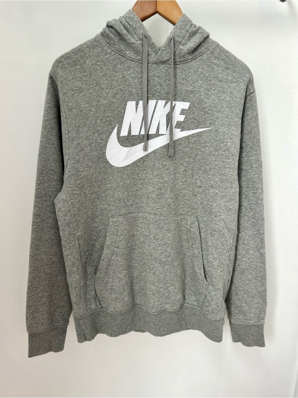 Nike Sportswear Men’s Grey Pullover Hoodie White Big Swoosh Size S 22x27